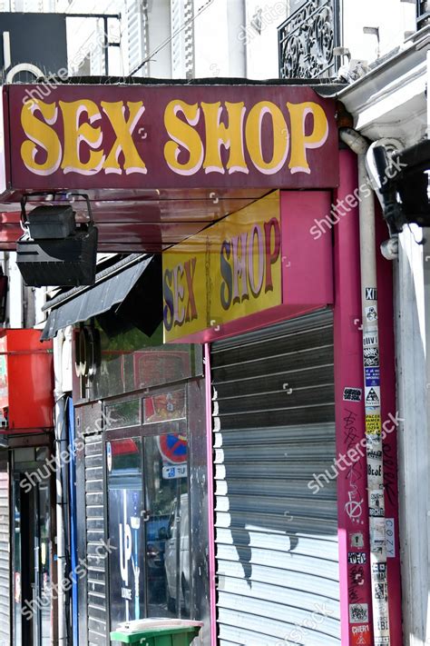 sex shop pigalle|O nama